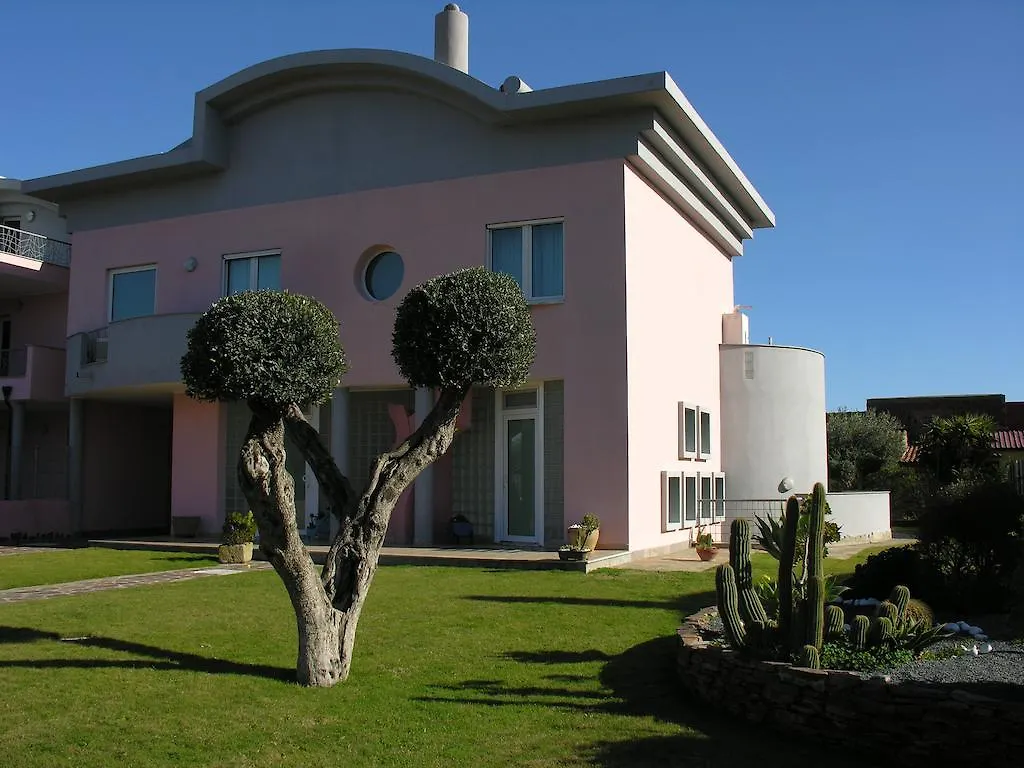 Alojamento de Acomodação e Pequeno-almoço Villa Rosanna Capoterra