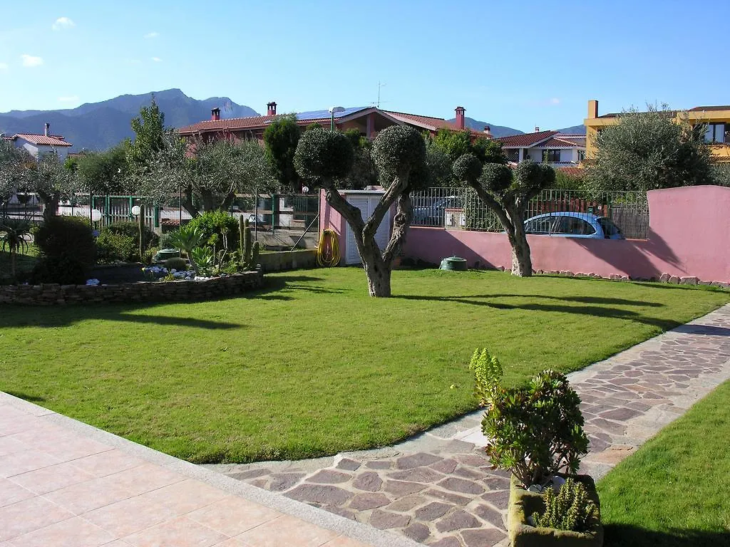Villa Rosanna Capoterra 0*,  Itália