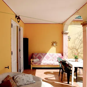 Bellissima Villetta Ai Piedi Di Maddalena Spiaggia Villa